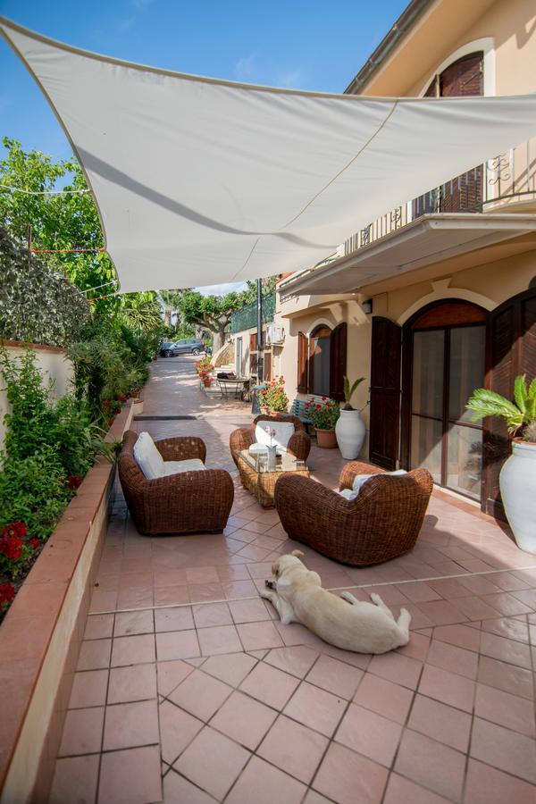 B&B Casa Augusto Luxury Сан-Леоне Экстерьер фото